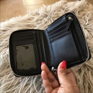 MICHAEL KORS BLACK LEATHER SIGNATURE WALLET